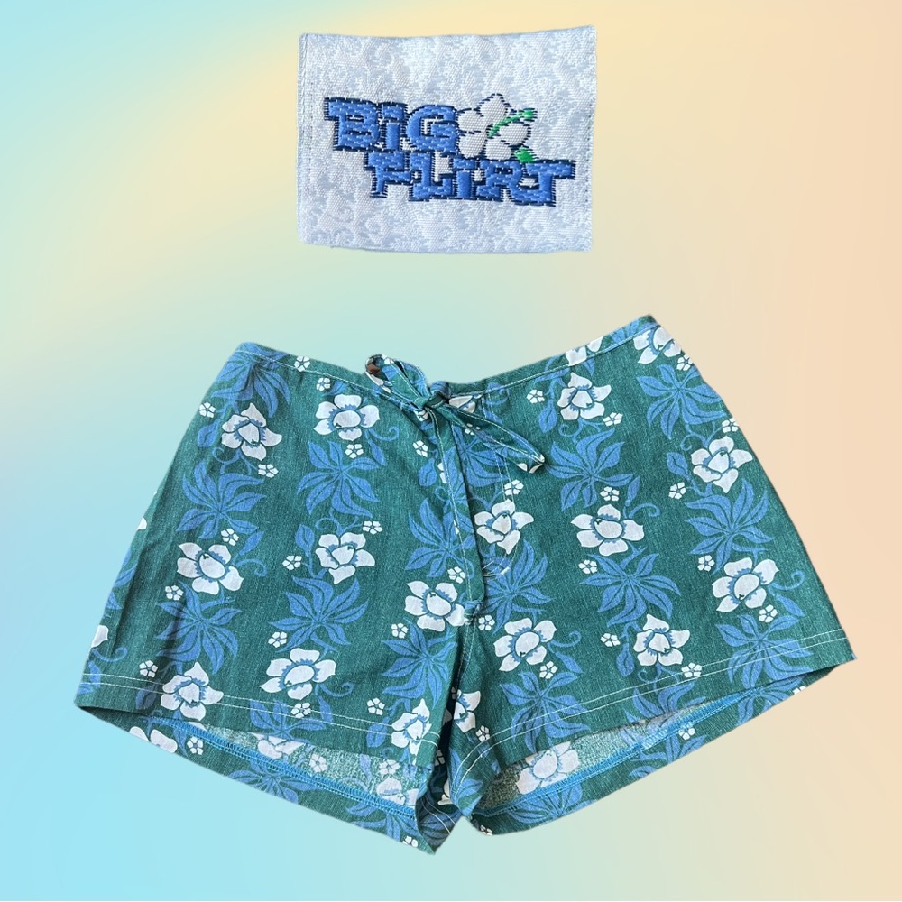 Vintage 90’s Blue & Green floral Big Flirt shorts Sz 9
